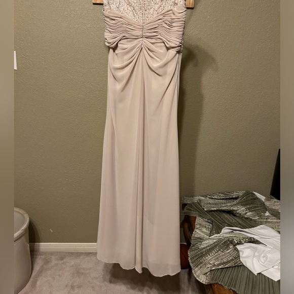 Champagne evening gown - Picture 5 of 7